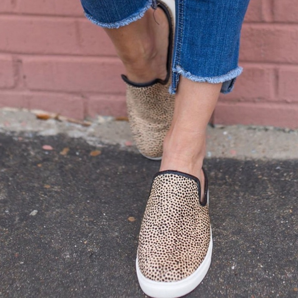 HP ❤️Cute cheetah print slip on sneaker ❤️